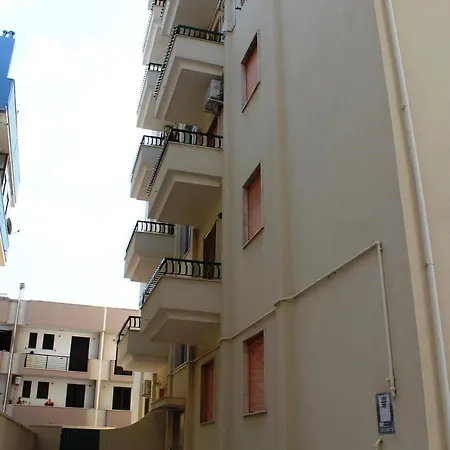 Trilocale A Piano Terra A Due Passi Dal Mare Apartamento