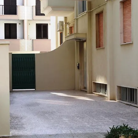Daire Trilocale A Piano Terra A Due Passi Dal Mare *